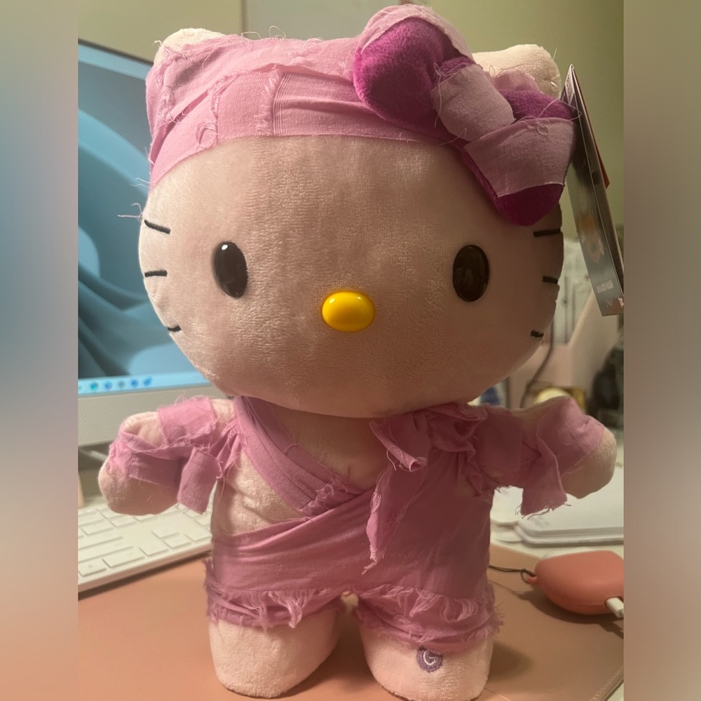 Hello Kitty Halloween Pink Mummy Stepper